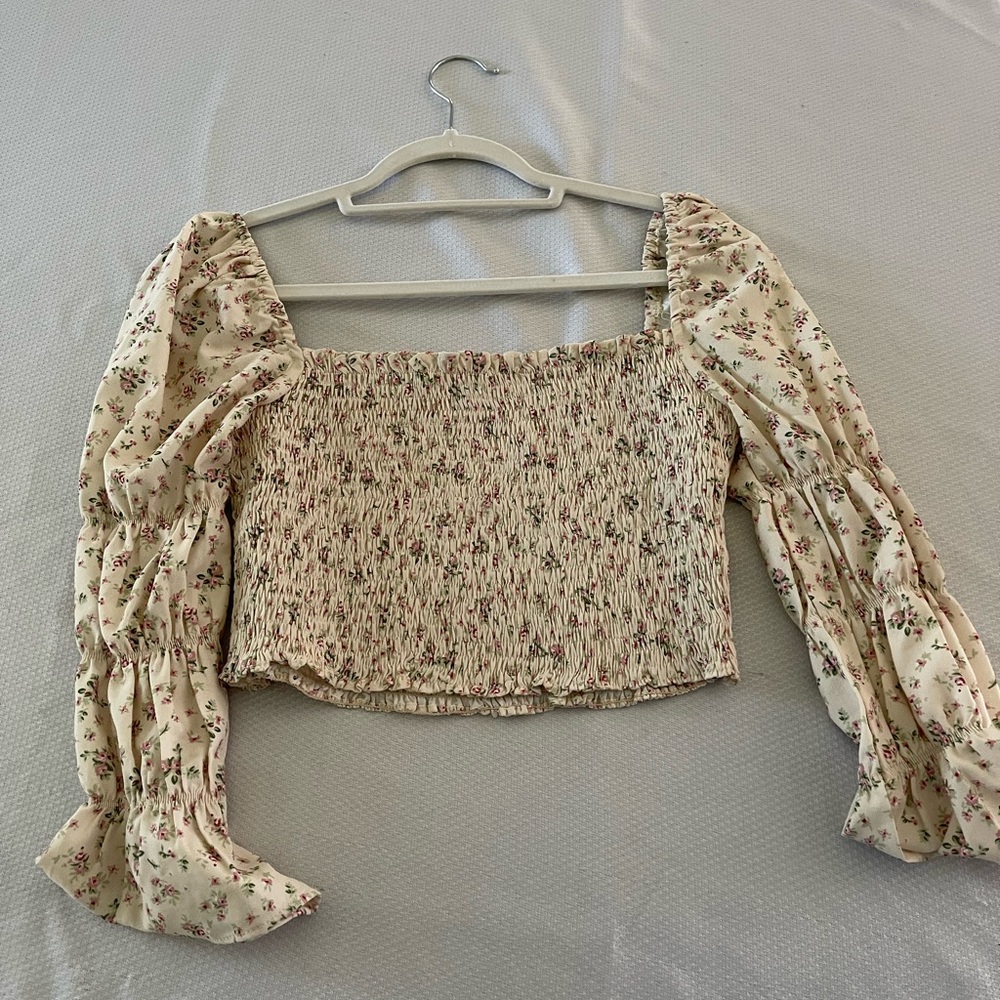 VICI COLLECTION FLORAL SMOCKED TOP
